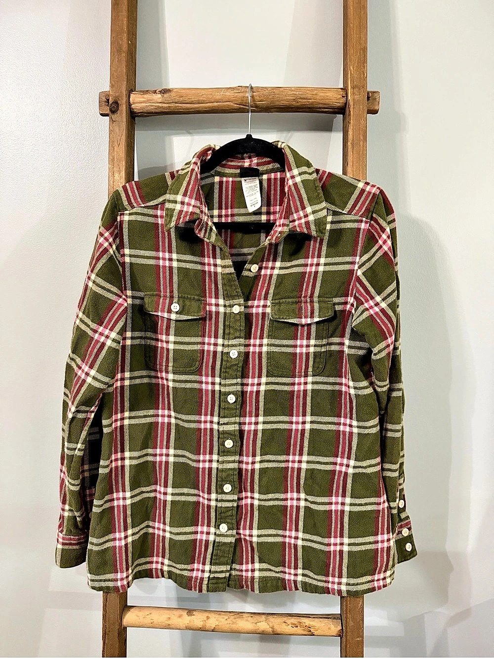 Patagonia Organic Cotton Women's Long-Sleeved Fjord Flannel Shirt Green & Red Sz